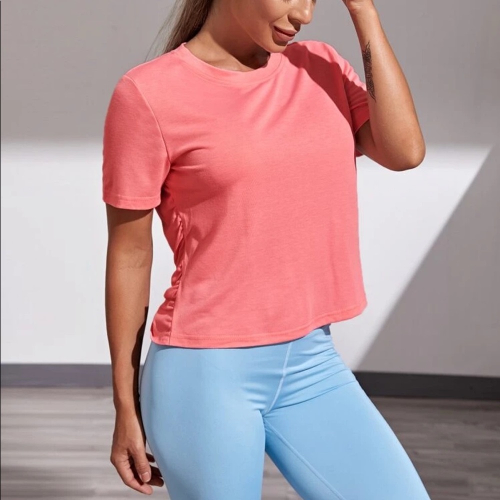 🆕Cut Out Twist Back Sports Tee🆕 - Picture 5 of 5